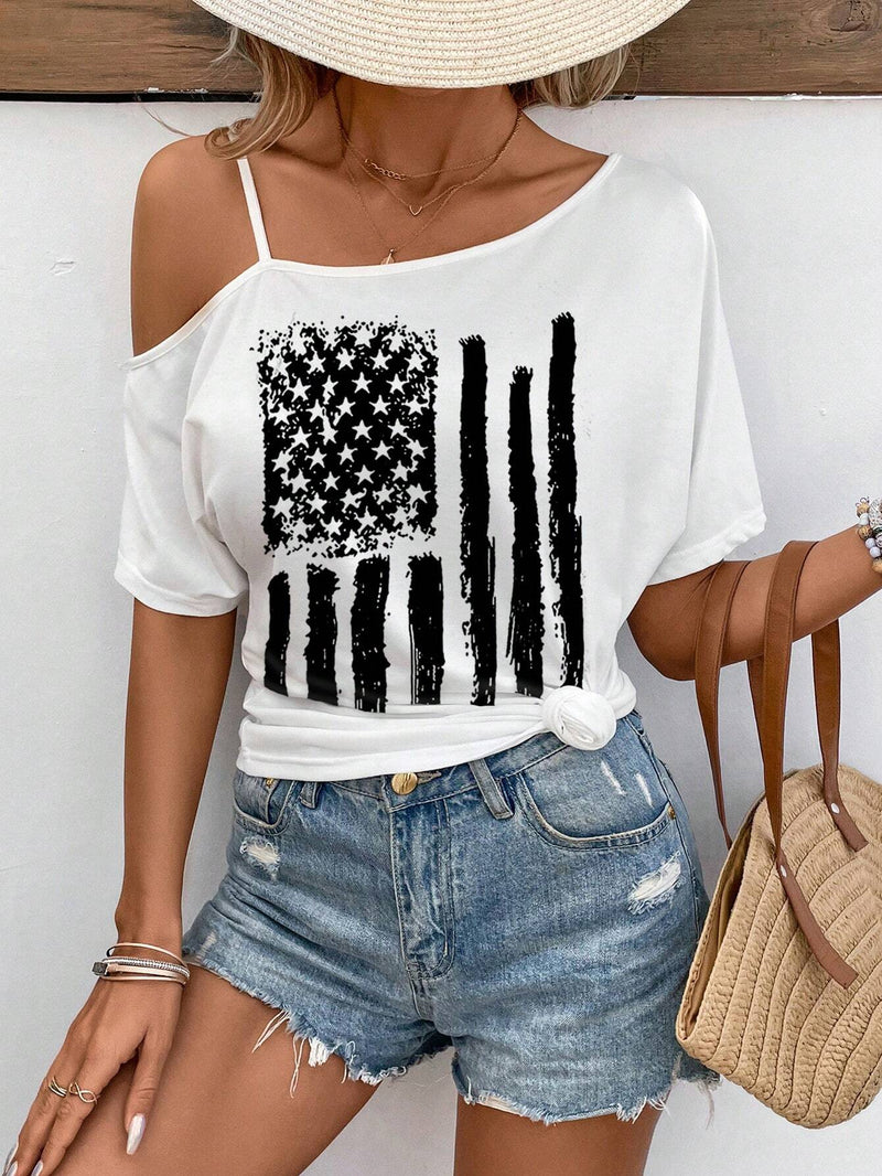 Camiseta de verano para mujer en version ampliada con patron simple y cuello asimetrico de manga corta con estampado de bandera estadounidense para el Dia de la Independencia