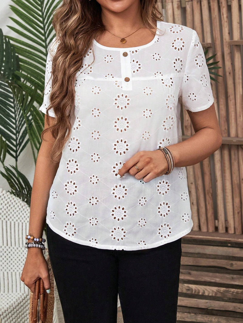 Camisa de mujer con bordado quemado y cuello redondo para blusas de mujer en verano