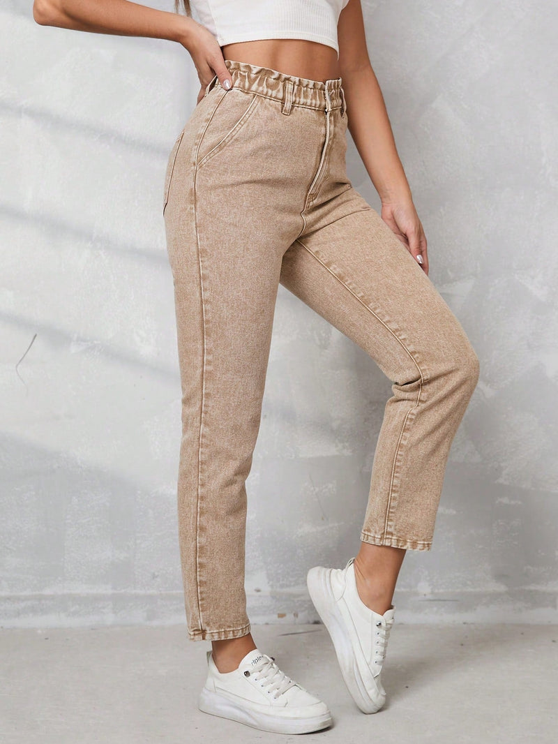 Tall Pantalones Jeans casuales para mujer con cintura elastica, detalle plisado y piernas conicas en color caqui