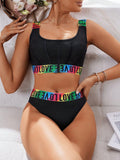 Conjunto de ropa interior femenina con banda elastica colorida y bonito diseno en la espalda