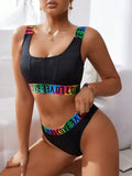 Conjunto de ropa interior femenina con banda elastica colorida y bonito diseno en la espalda