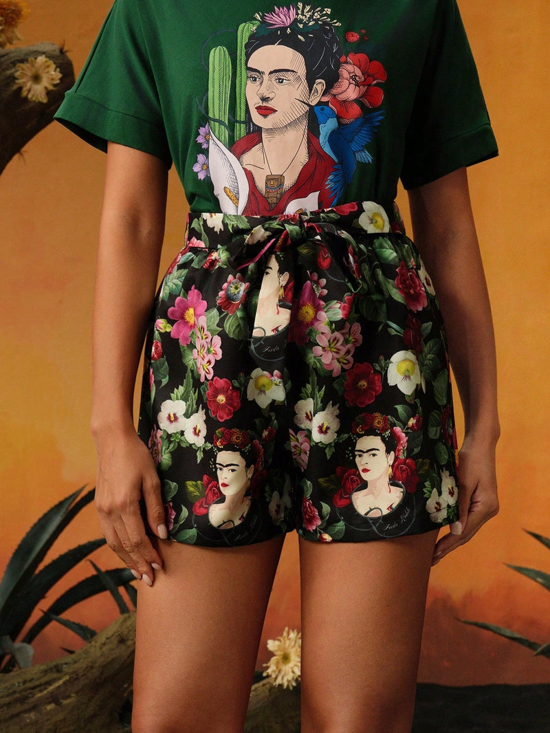 Frida Kahlo X  Corto estampado con figura y flores, de ocio y verano, con cinturon