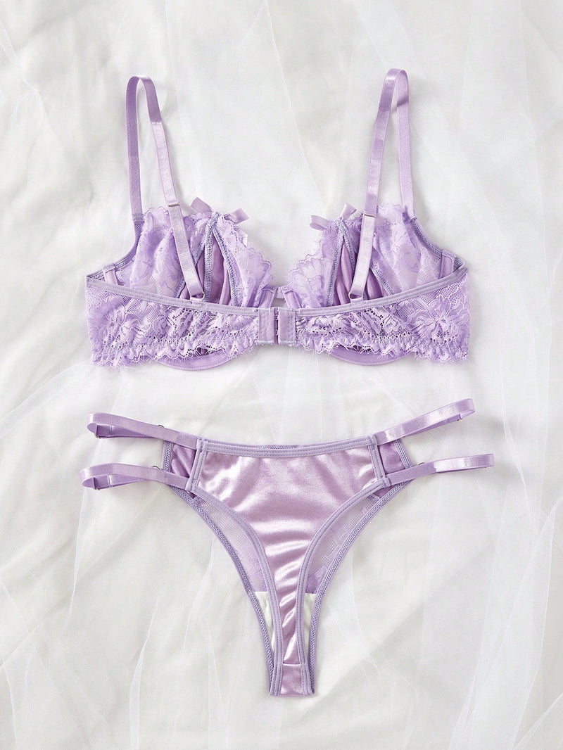 Conjunto de lenceria sexy con detalles romanticos de encaje, que incluye brasier y panty