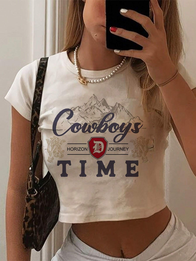 Camiseta blanca de manga corta con estampado de vaquero del oeste para mujer, ajustada y corta, adecuada para el festival de musica de verano Cowboys HORIZON D JOURNEY TIME