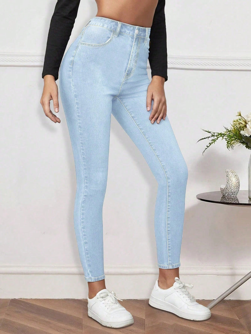 Jeans ajustados de mezclilla con decoracion de parche y corte de pierna estrecha