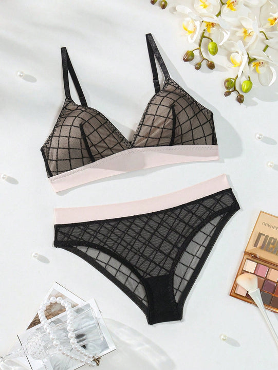 Conjunto de lenceria transparente de malla con contrastes de color para mujer