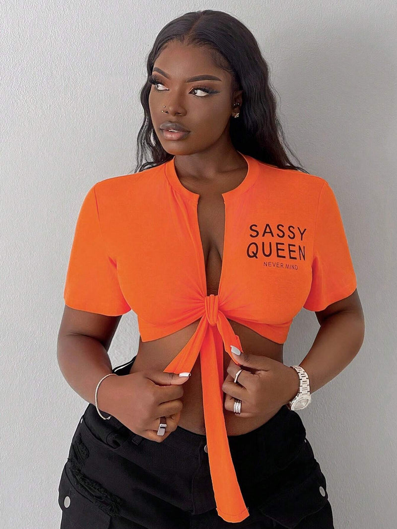 Slayr Camisa casual de mujer de color naranja recortada con cuello redondo y cuello en V abierto, mangas amplias y estampado de letras inglesas con placket