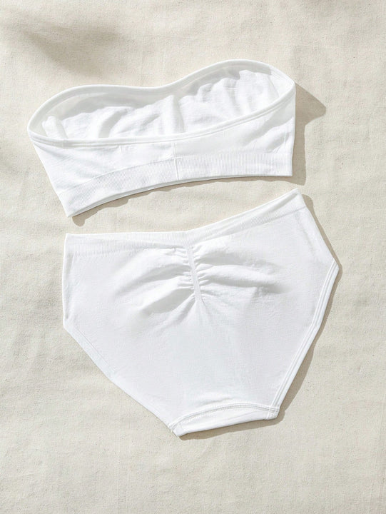 Conjunto De Bra Strapless Y Calzones Triangulares De Color Solido
