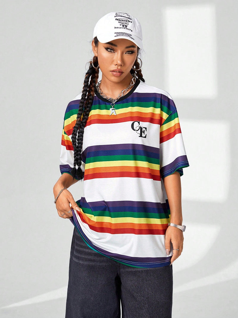 Coolane Camiseta de estilo urbano casual para mujer con diseno de rayas coloridas y letra impresa sobredimensionada de estilo novio, primavera/verano