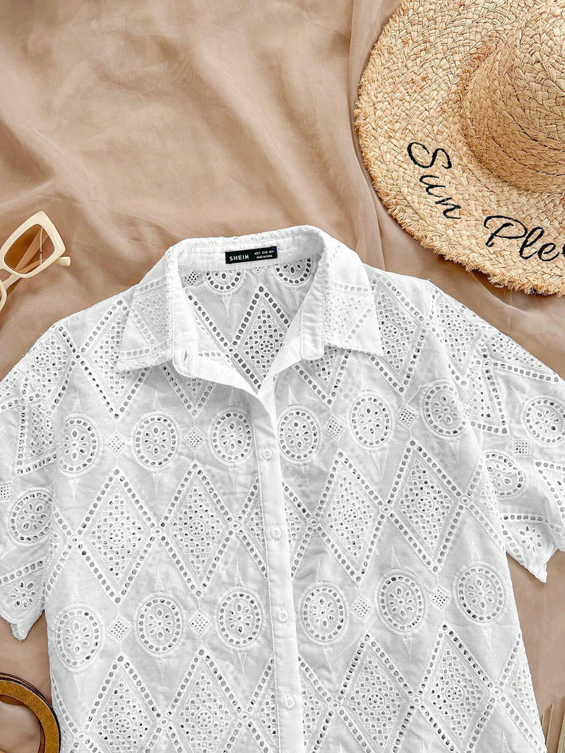 Camisa blanca suelta para mujeres con bordado de textura y patron floral quemado, adecuada para vacaciones, playa, temporada de graduacion, fiesta de Pascua, almuerzo y salidas de te por la tarde