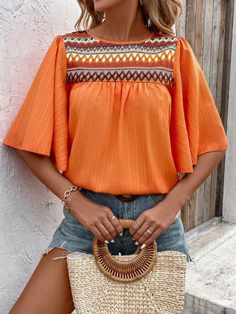 NEW  LUNE Blusa Retro de Cuello Redondo con Bordado y Encaje Ondulado con Estampado Aleatorio