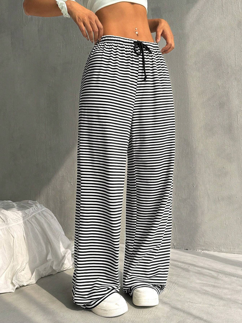 EZwear Pantalones casuales para mujeres con cintura elastica y estampado de rayas en blanco y negro