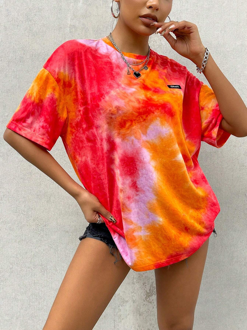 Camiseta casual de verano holgada para mujeres con cuello redondo, mangas caidas, patron de alfabeto y estampado de tie-dye