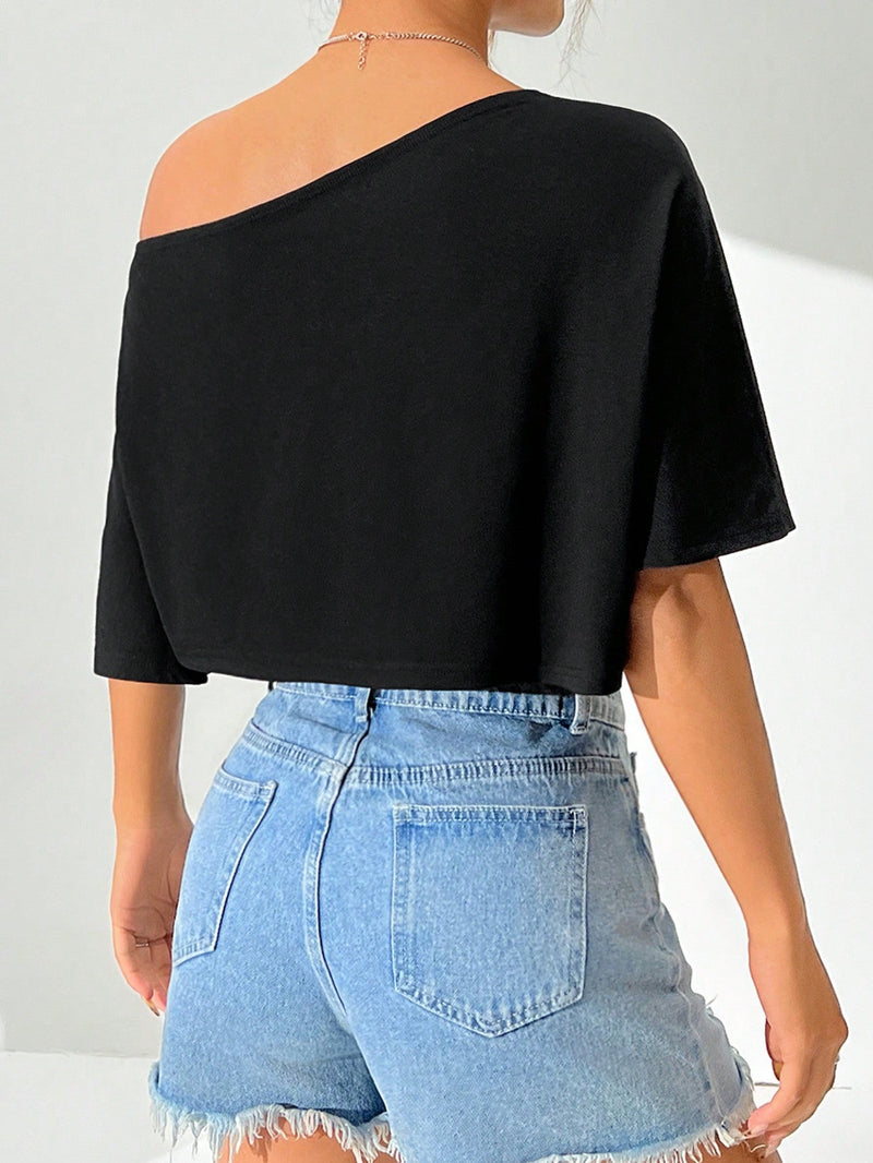 Top corto casual de mujer con cuello asimetrico y unicolor para el verano