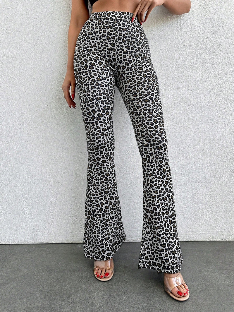 Tall pantalones acampanados con estampado de leopardo