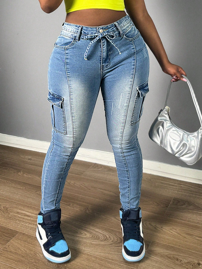 Jeans ajustados para mujer con bolsillos y cordon