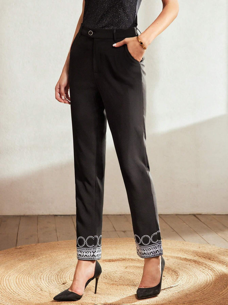 MOTF Classy Pantalones con detalle de bordado y bolsillo oblicuo