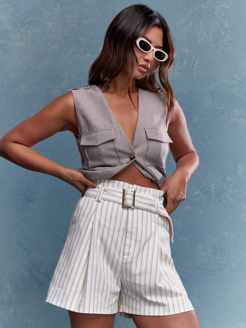 MISSGUIDED Pantalones cortos a rayas con detalles de cinturon