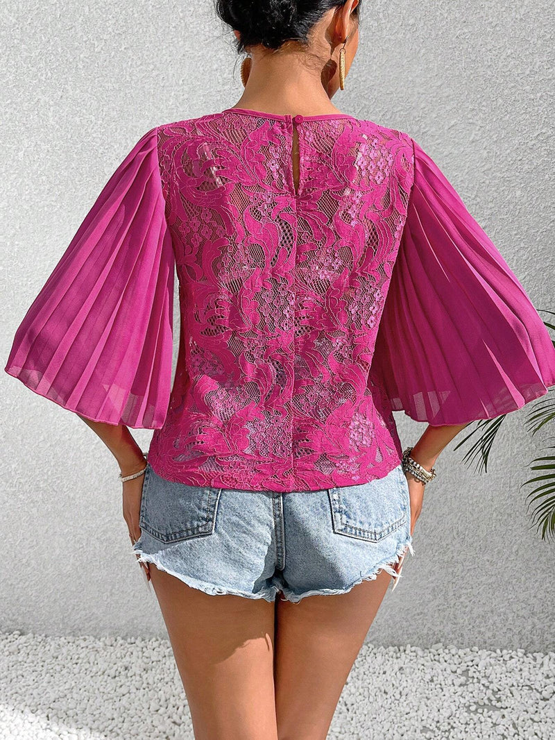 Blusa elegante plisada con mangas acampanadas de encaje floral para mujer en verano