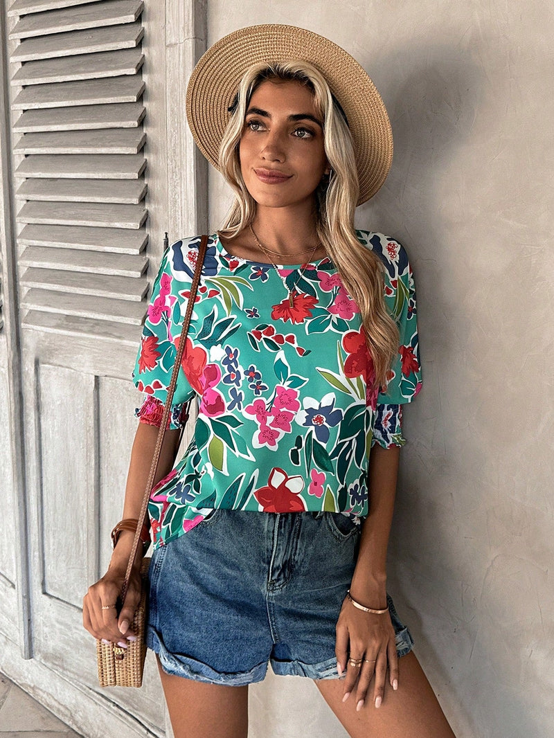 Camisa informal de mujer con estampado floral verde para las vacaciones de verano con mangas medias