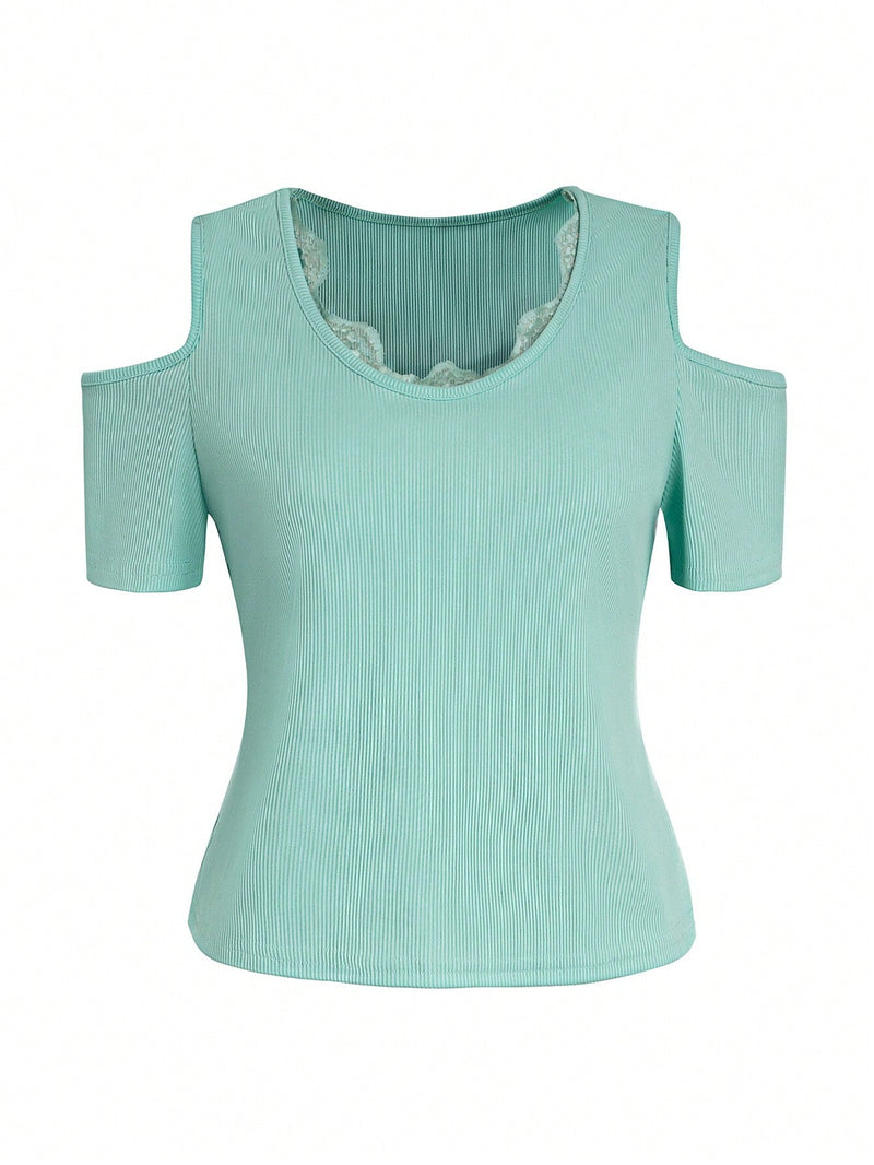 Camiseta casual de verano para mujer con cuello en V y parche de encaje y hueco en unicolor