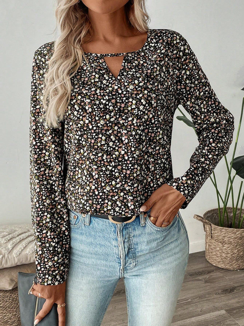 Camisa floral pequena de manga larga para mujer de color oscuro