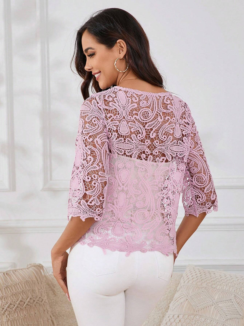 Blusa de cuello de barco totalmente de encaje en tono grisaceo morado claro elegante y de trabajo para mujer