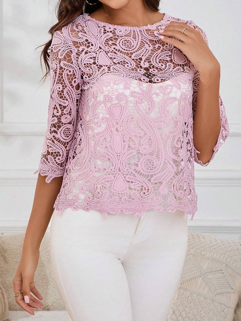 Blusa de cuello de barco totalmente de encaje en tono grisaceo morado claro elegante y de trabajo para mujer