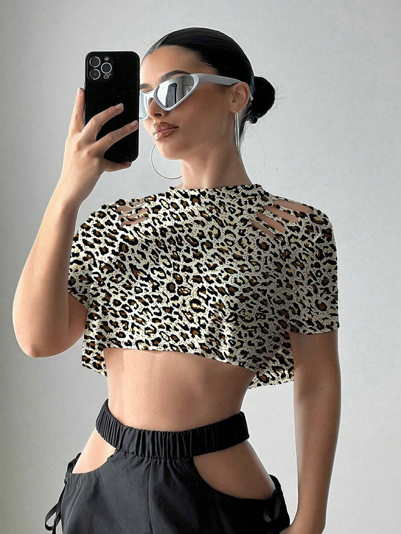 Camiseta informal de mangas cortas y cuello redondo con estampado de leopardo y dees desgastados para mujer en verano