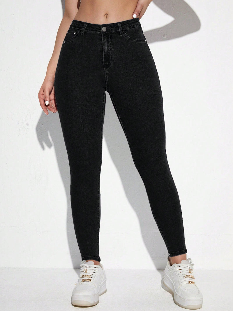 Tall Jeans ajustados de moda para mujeres con bolsillos para desplazamientos y pierna entallada