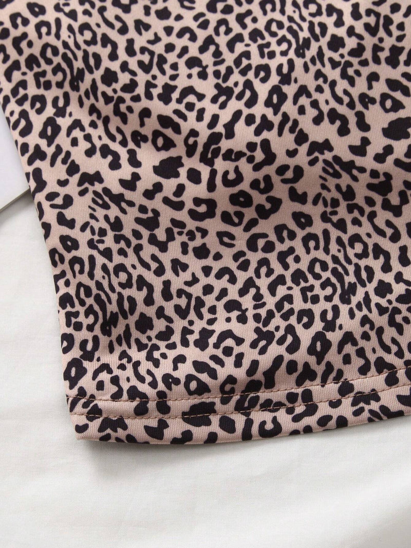 Top corto con estampado de leopardo para el verano