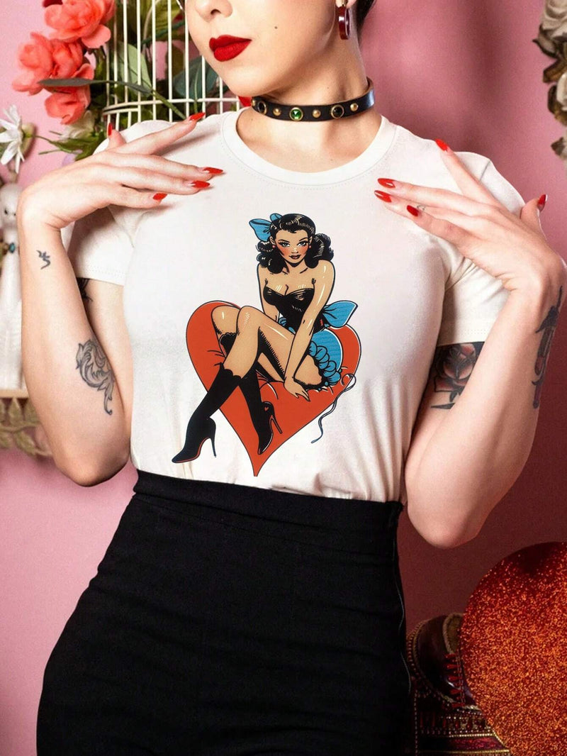 Camiseta casual de manga corta con cuello redondo y estampado de figura de amor para mujer, ideal para verano