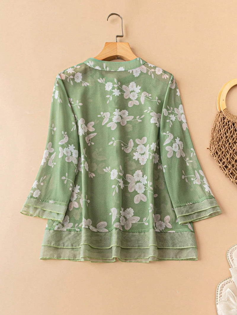 Blusa con botones y estampado floral