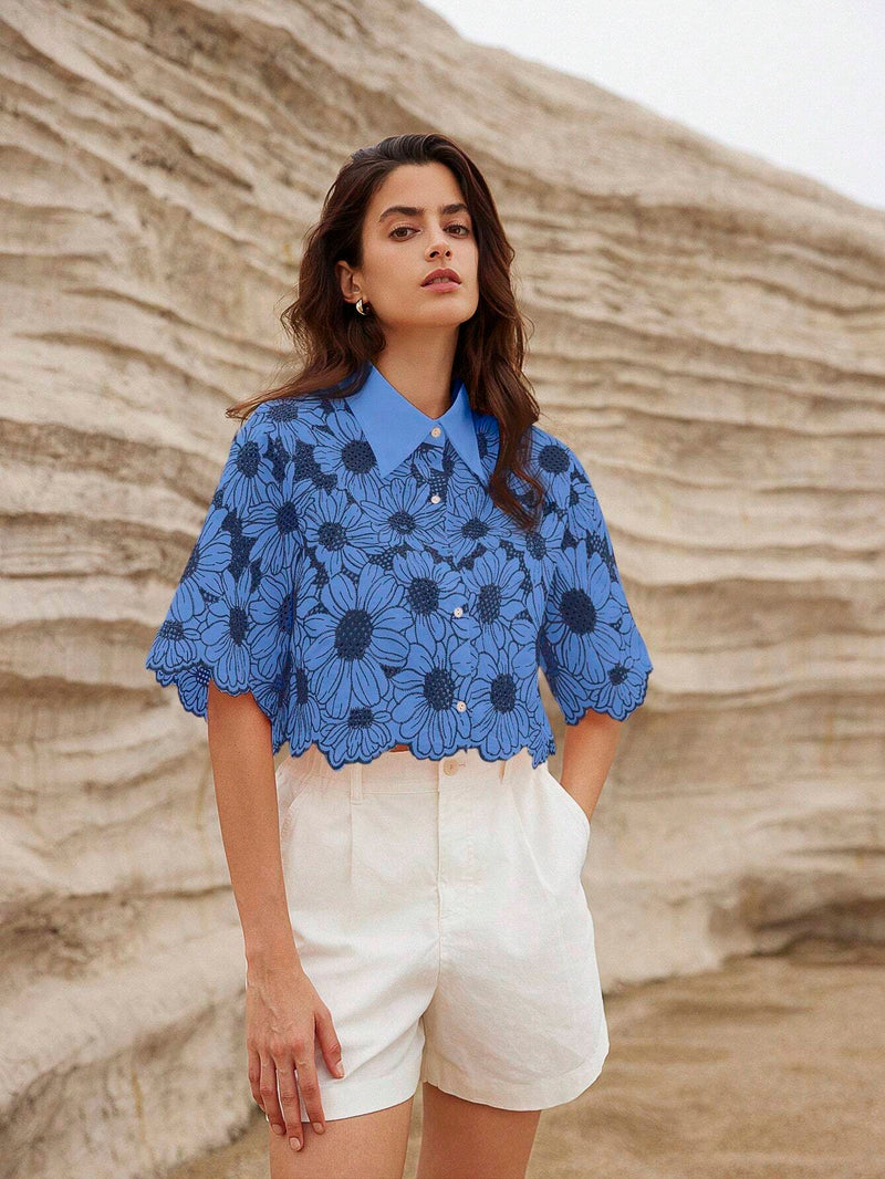 Camisa de verano elegante con bordado de margaritas al azar y mangas cortas ahuecadas para mujer