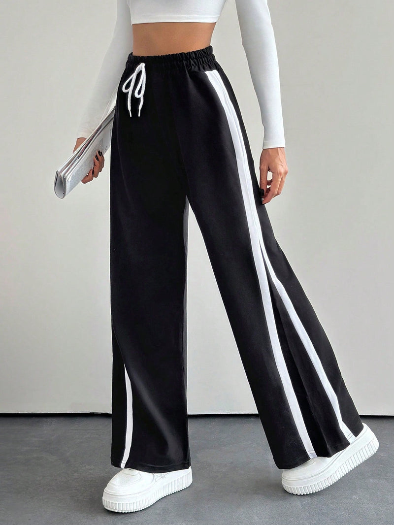 Tall pantalones casuales y deportivos con cordon, de color block y con rayas para mujer alta