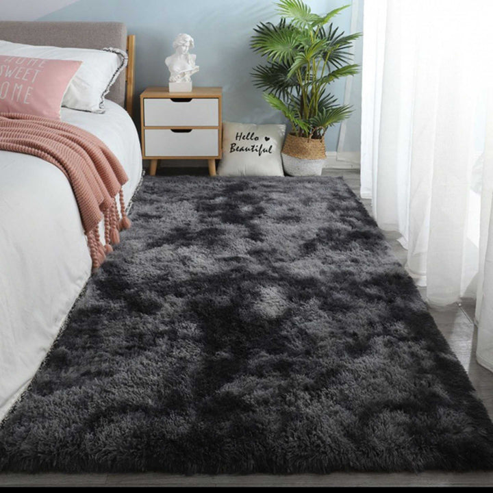 1pc Alfombra de Felpa Suave para Dormitorio, Alfombra de Poliéster Antideslizante, Estera Rectangular Negra para Sala de Estar, Decoración Festiva de Interior, Solo Limpieza en Seco