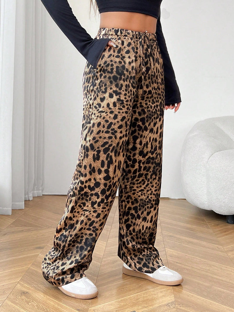 Petite pantalones casuales de estilo callejero de pata ancha de saten tejido con estampado de leopardo