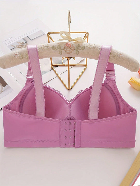 Sujetador de encaje de lujo de 3 piezas sin aros con pechos cerrados lateralmente y pechos grandes con ropa interior de plastico menor.