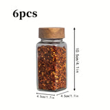 Un juego de 12/6 tarros de especias de vidrio cuadrado con tapas de madera, recipientes de vidrio resistentes al óxido con tapas de rosca, botellas de condimento con patrón para la organización de la cocina.