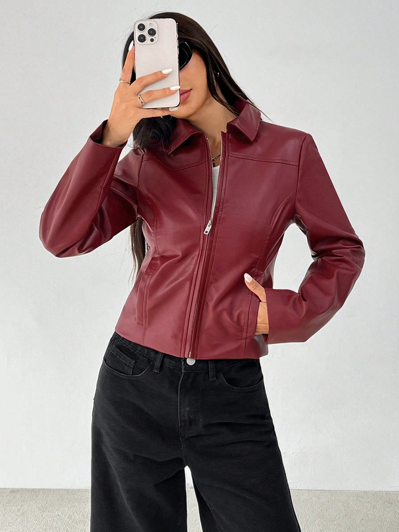 Petite chaqueta de manga larga con cremallera de poliuretano rojo de estilo minimalista con cuello para mujer