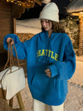 Dazy sudadera casual de mujer con bolsillo tipo kanguro y grafico de letras, sudadera con capucha azul