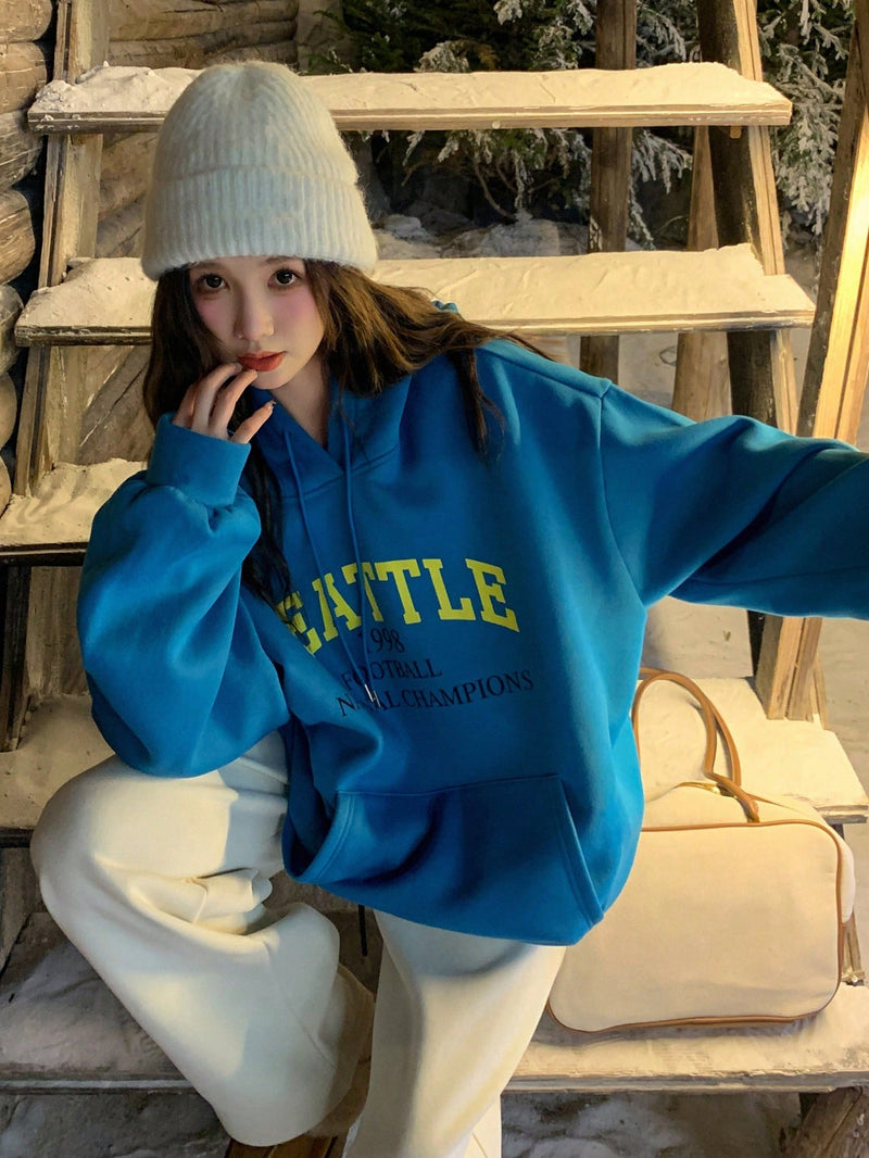 Dazy sudadera casual de mujer con bolsillo tipo kanguro y grafico de letras, sudadera con capucha azul