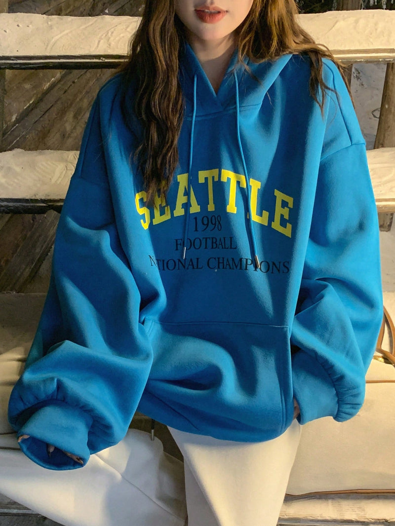 Dazy sudadera casual de mujer con bolsillo tipo kanguro y grafico de letras, sudadera con capucha azul