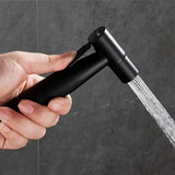 Cabezal de ducha ajustable de flujo de agua - Opciones de pulverización doble (Jet & Suave), acero inoxidable, auto-limpieza, diseño moderno para la higiene del baño, incluye manguera, cabezal de pulverización para la ducha, limpieza del inodoro, mango e