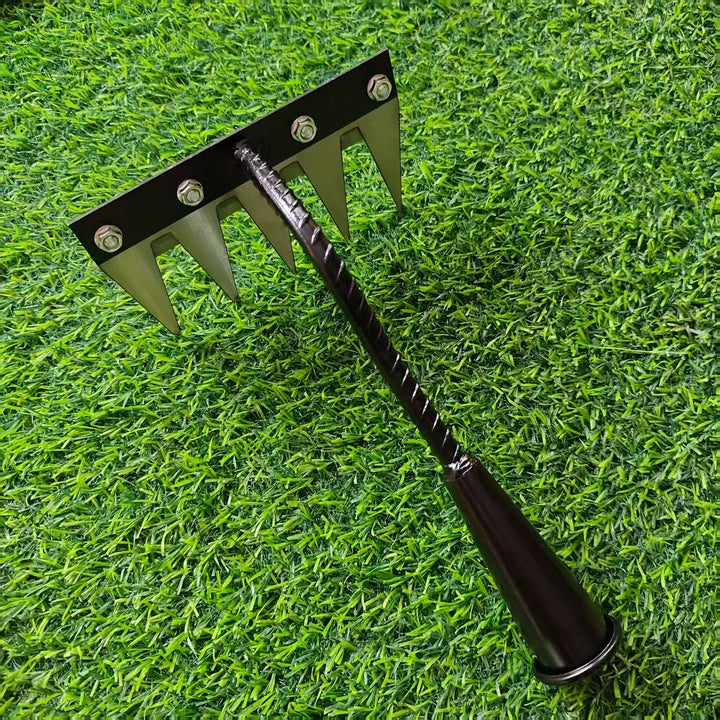 1pc Rastrillo de Jardín Resistente - con Dientes Afilados para Eliminación Eficiente de Malezas, Desbroce y Aeración del Suelo - Construcción Metálica Duradera - Compatible con Mangos Estándar (Mango No Incluido) - Ideal para Jardineros Profesionales, Gr