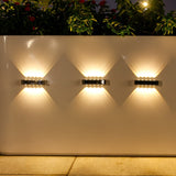 Luz de lavado de pared LED solar para exteriores con carcasa negra, montaje semi empotrado, control de sensor de luz, accesorio desmontable, sombra de plástico, batería de níquel de 600mAh, sin control remoto, luz de lavado incluida, módulo fotovoltaico