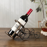 Portabotellas de Hierro Vintage - Estante Decorativo Rústico para 2 Botellas, Ideal para Cocina o Entrada - Decoración Metálica Antigua y Resistente con Estilo Granja, Organizador de Cocina Duradero