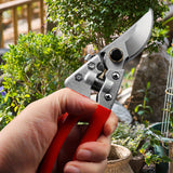 Tenazas de Poda Profesionales para Jardín - Cuchillas Afiladas de Acero al Carbono, Mangos Rojos Ergonómicos y Mecanismo con Resorte para un Recorte Suave - Tijeras Manuales de Alta Resistencia para Árboles Frutales, Arbustos, Setos, Rosas, Herramienta M