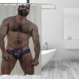 Diseño de cortina de ducha artística inspirada en hombres musculosos, con una cortina de baño removible.