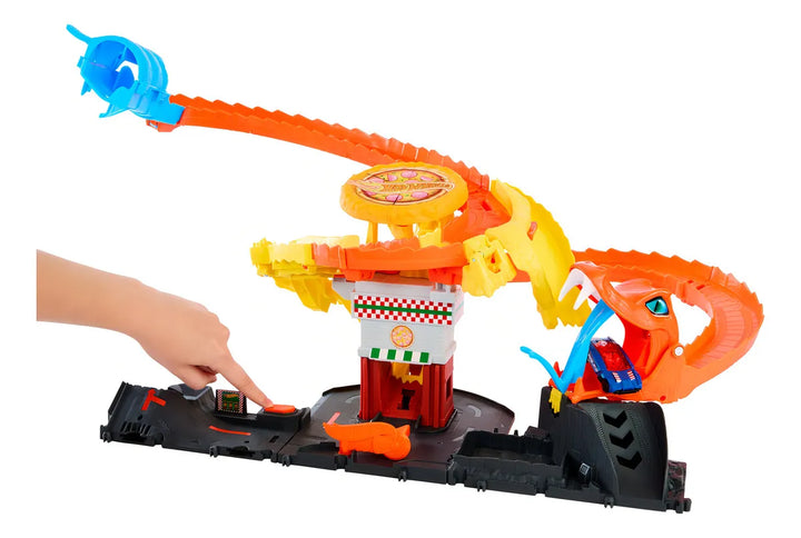 Hot Wheels Pista De Juguete Ataque De Cobra Vs Pizzería Color Multicolor